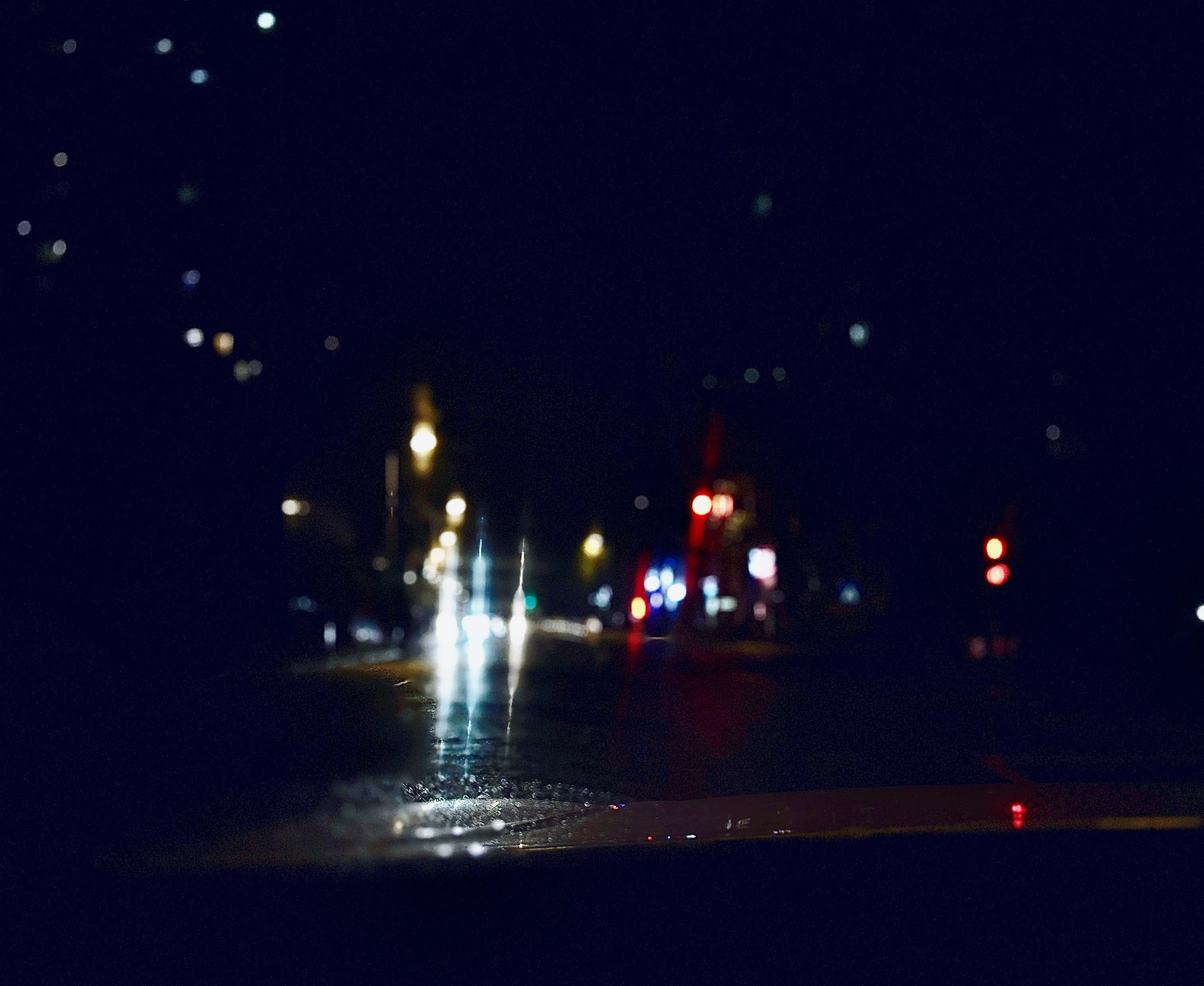 “我欣赏你独当一面的本事，也心疼你有苦自咽的隐忍。” 