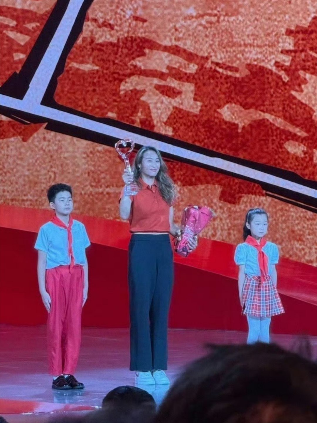 《感动中国2024年度人物颁奖盛典》，今晚9点半播出！！有……郑钦文！！！[鼓掌