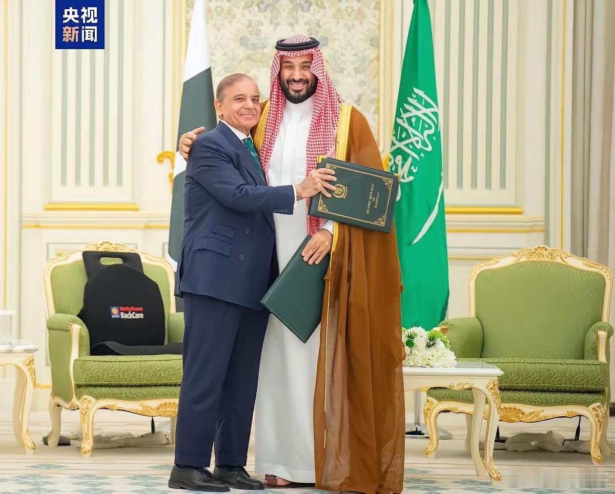 4月21日，巴基斯坦和卡塔尔签下协议，无意中创下了一个前无古人的纪录——巴基斯坦