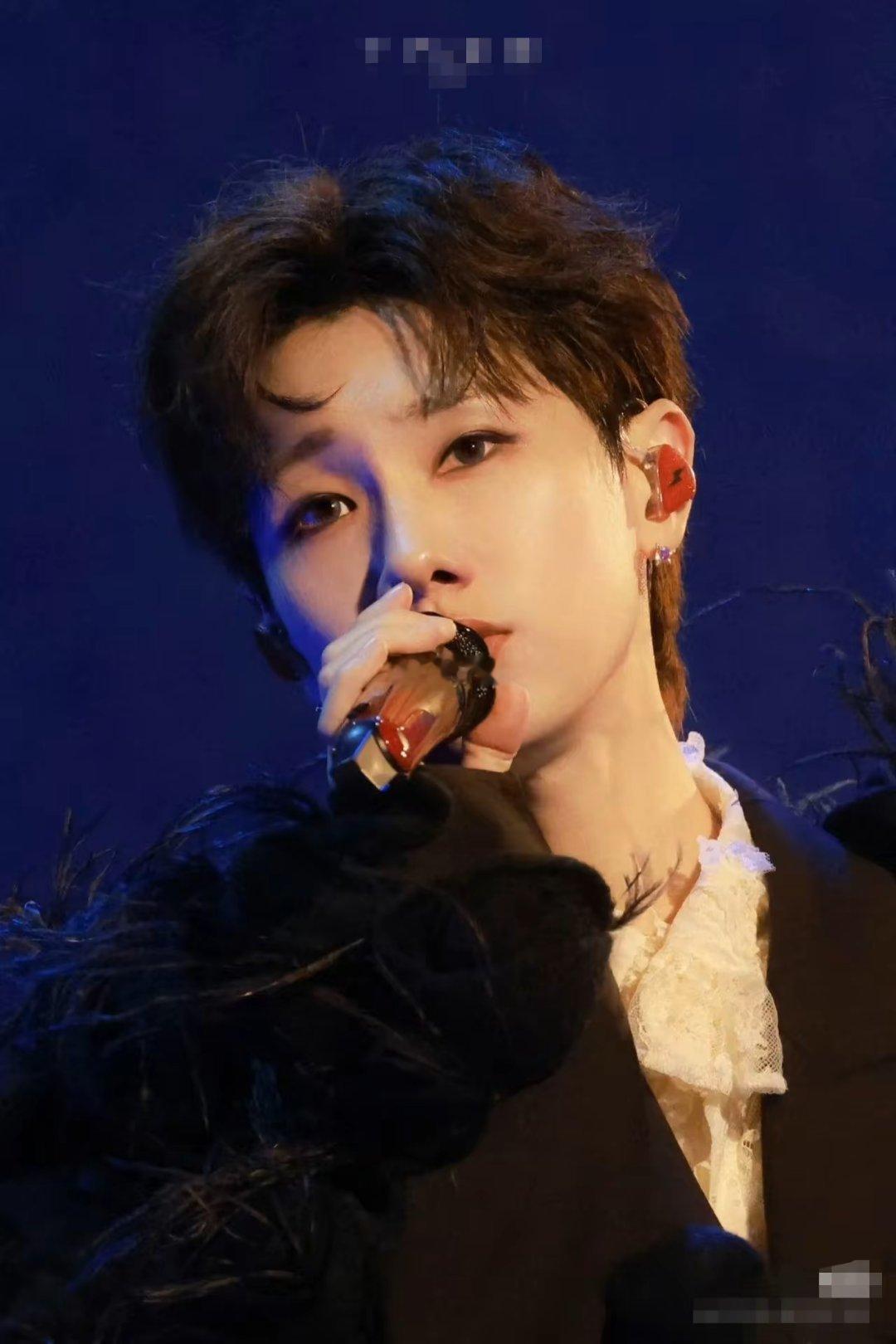 汪苏泷宋雨琦的合唱舞台是越看越上头的。 汪苏泷温暖的嗓音和宋雨琦有感染力的声线凑