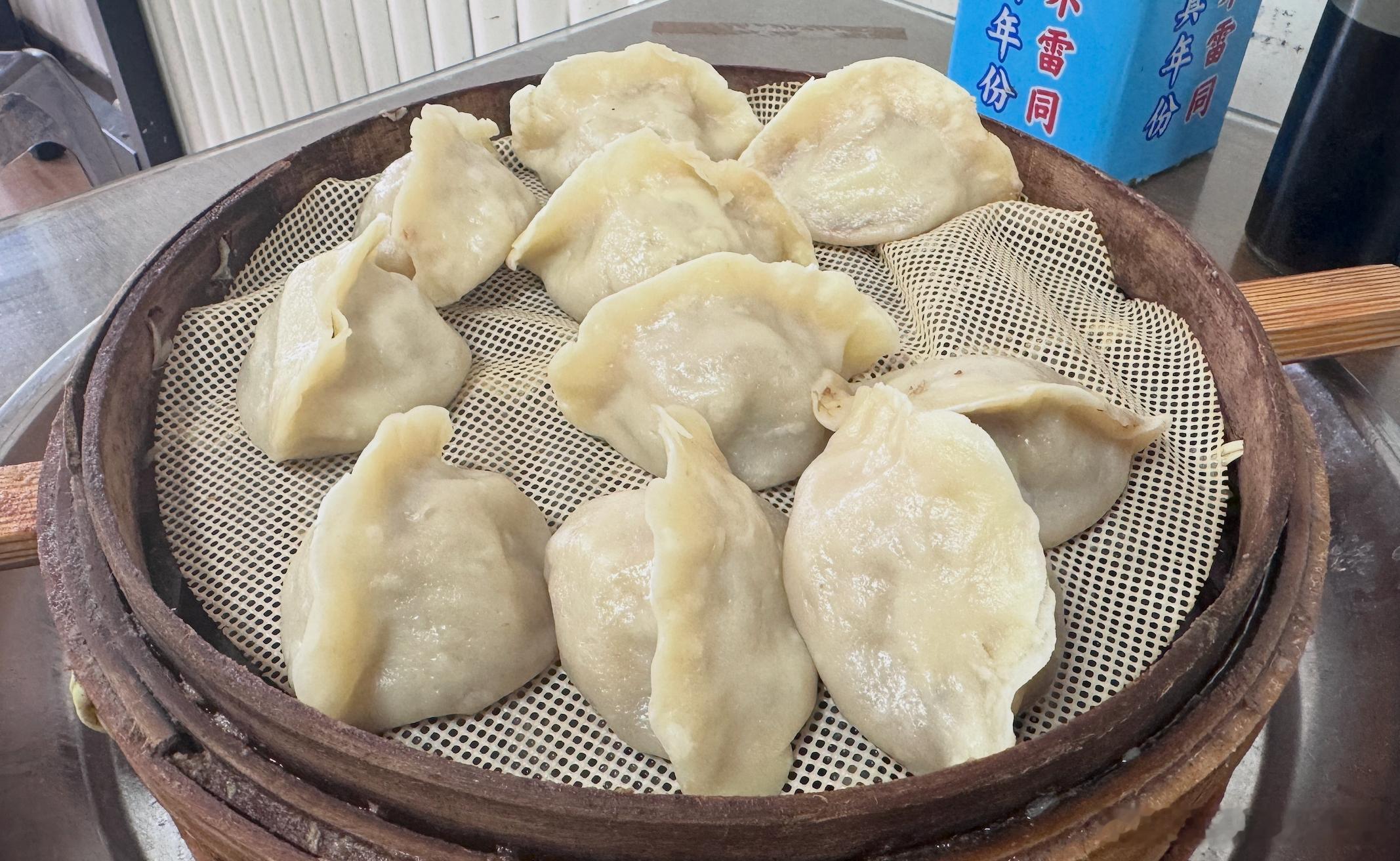 哈哈哈哈，品牌白嫖媒体算啥啊。等我有空给你们讲一个故事，某品牌白嫖同一集团下兄弟