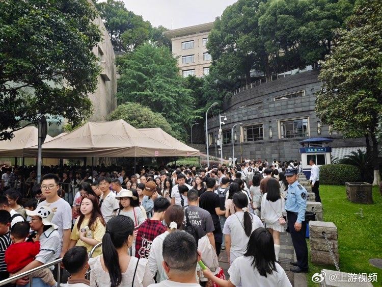 #三峡博物馆五一单日接待超3万人次#【人气新纪录！三峡博物馆“五一”假期单日最高