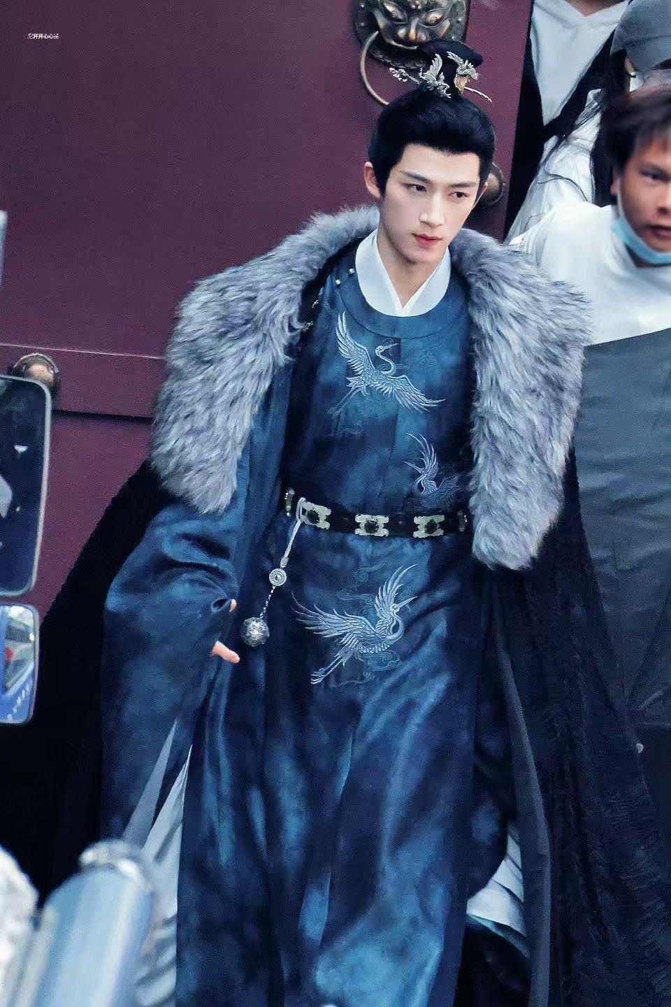 王星越 古装统治区 王星越的古装适配度直接封神！《唐宫》里萧怀瑾的白发造型清冷感