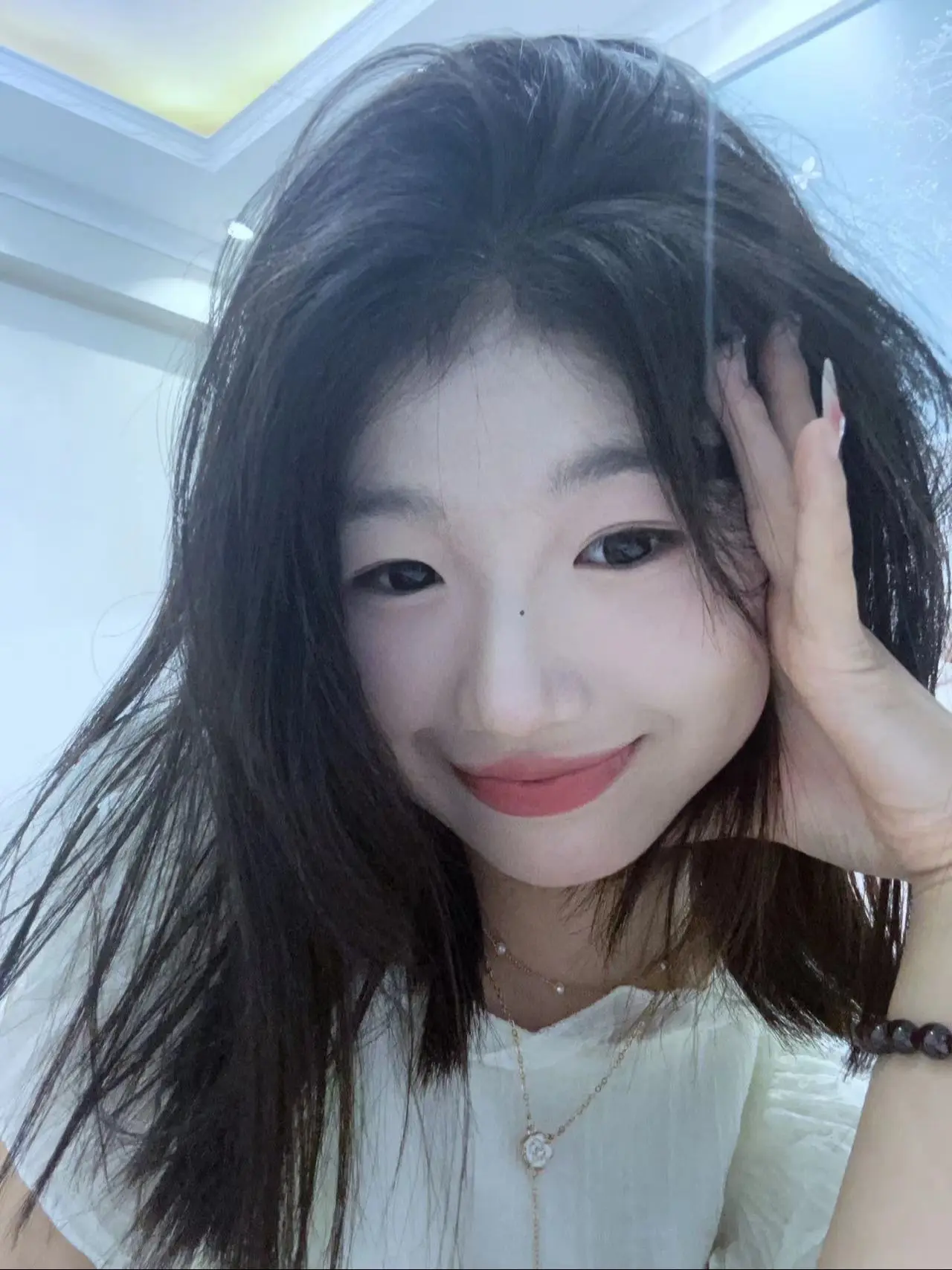 她好像真的知道自己很可爱