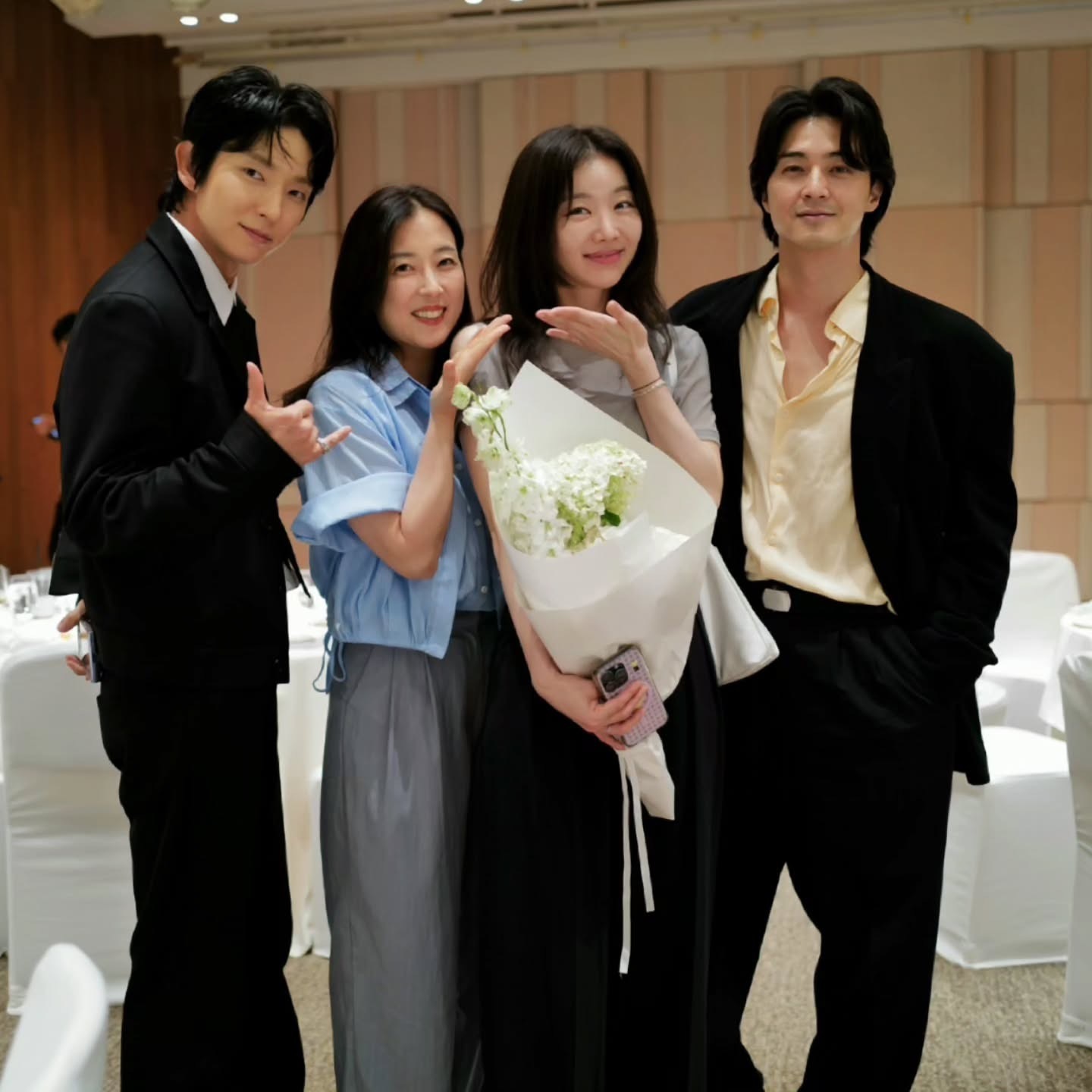 恶之花｜售后｜李准基x文彩元x张熙轸x金智勋我们🌹剧组一起参加了文彩元婚礼💒