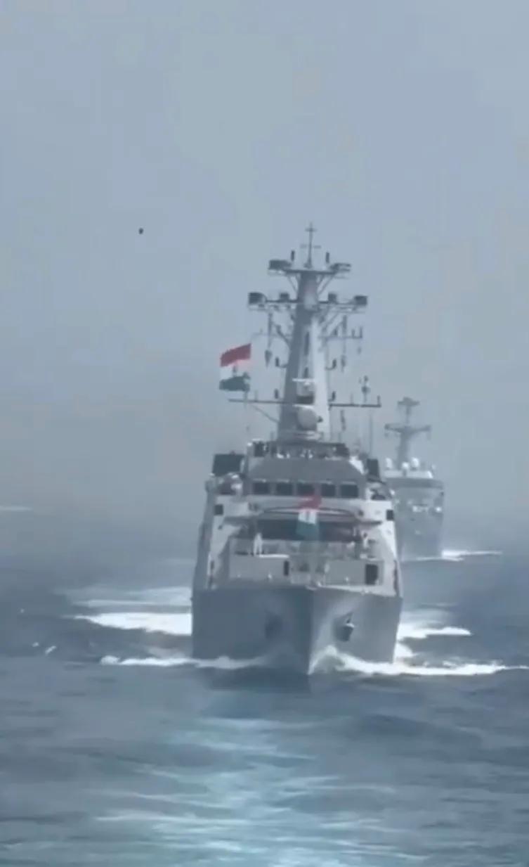 印度强硬表态霍尔木兹海峡通行权，海军增兵护航印度油轮，令人刮目相看。

3月25