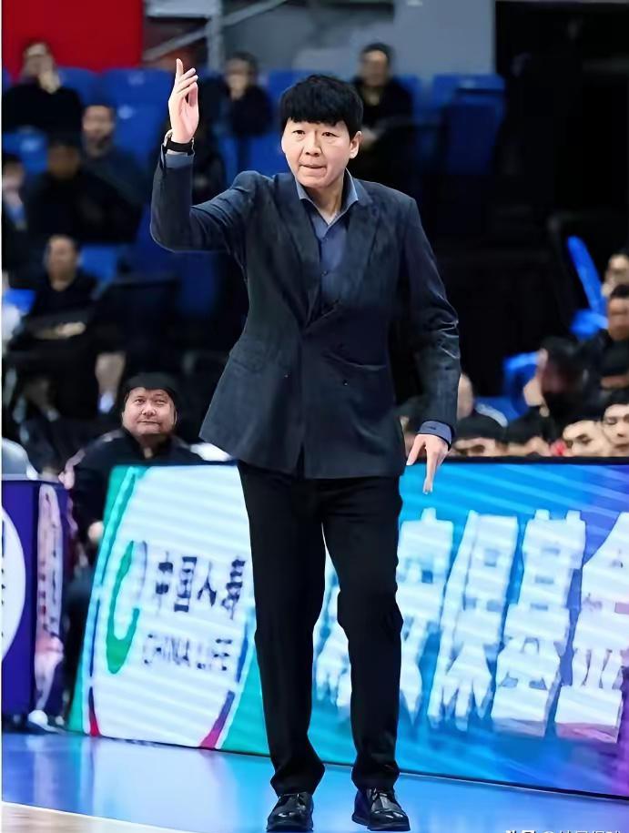 山东高速男篮今天能否来个七连胜呢！
主场对阵吉林男篮，希望不大！
前面的六连胜就