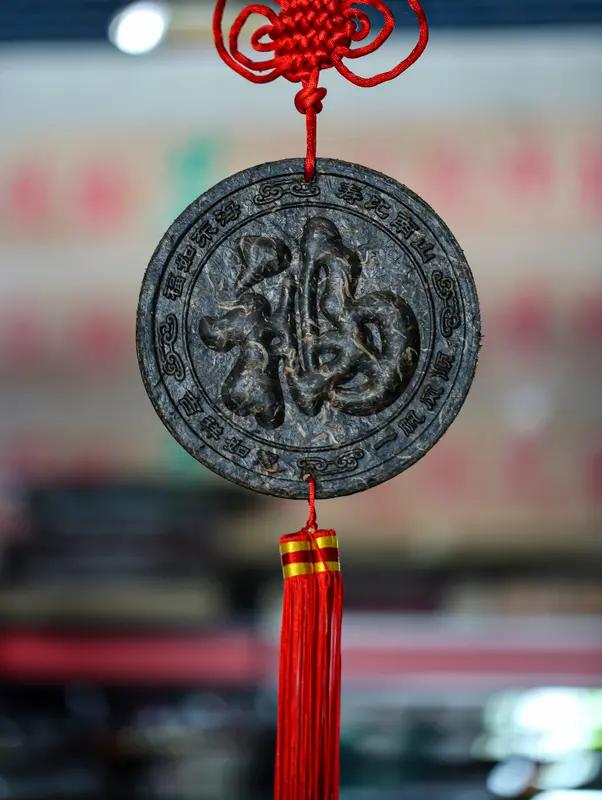 这“岁月祥和福满堂”下联，听起来就很喜庆，感觉福气都要溢出屏幕了。我觉得能对上“