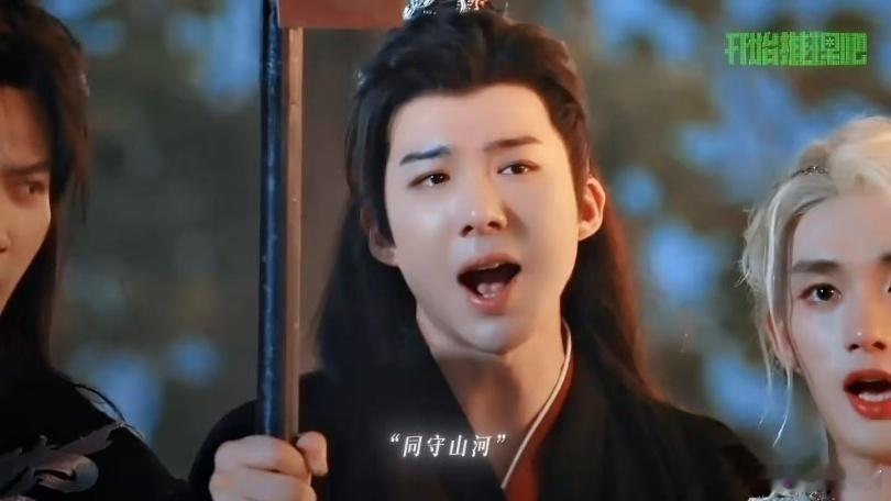 刘宇宁张凌赫击鼓刘宇宁击鼓武侠感拉满 基础动作撑起高级镜头感，是否更能体现艺人的