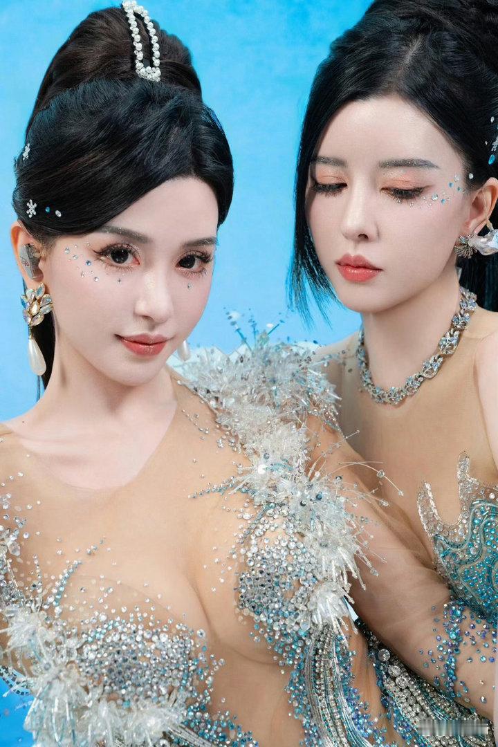 by2姐妹俩身材太好了 