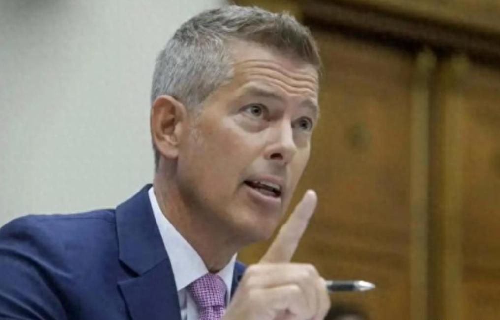 美行业组织警告：如果美国再这么晃荡，中国会在5年内，一骑绝尘！这帮美国精英砸了五