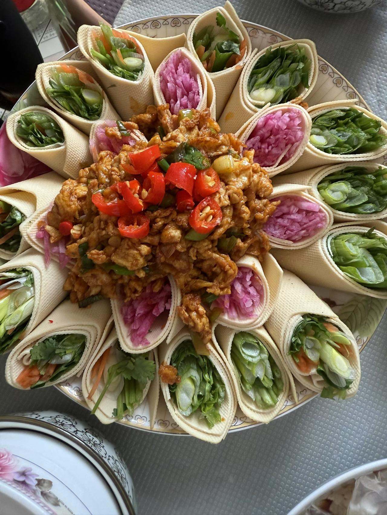 你别不信，

真正的幸福，

不是拥有多少财富，

而是内心的丰盈与安宁。

就