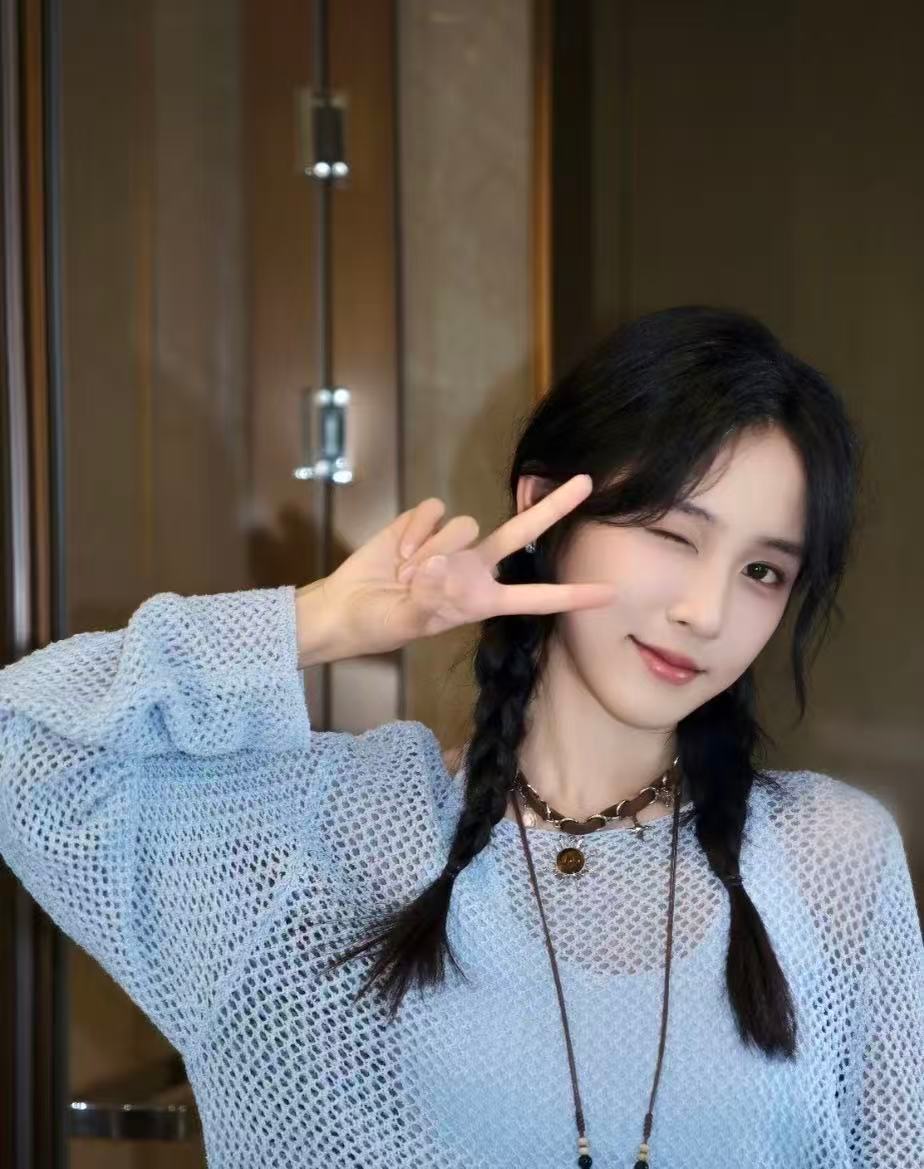 花少导演夸王可有意思花少pd说王可是多才多艺的宝藏女孩花儿与少年被导演全方位肯定