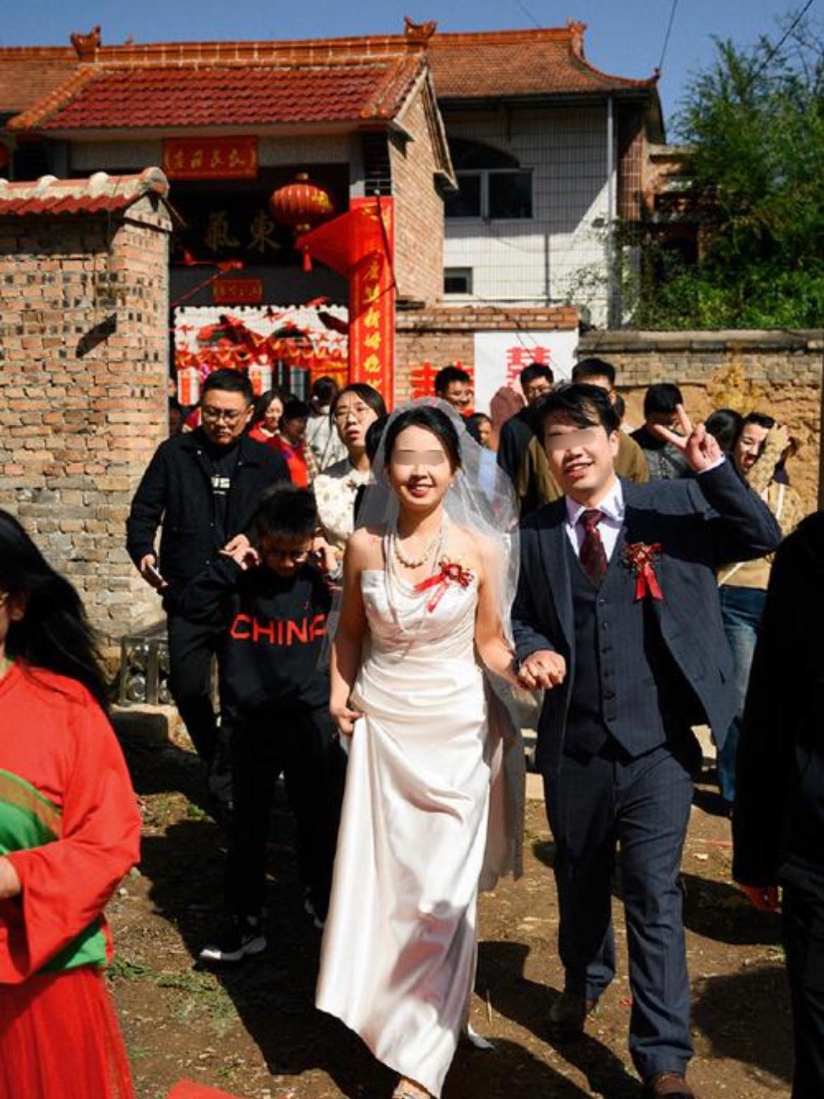 新娘退还18万彩礼，还倒贴16万嫁妆！这场婚礼看哭全村人

山西长治，一场婚礼冲