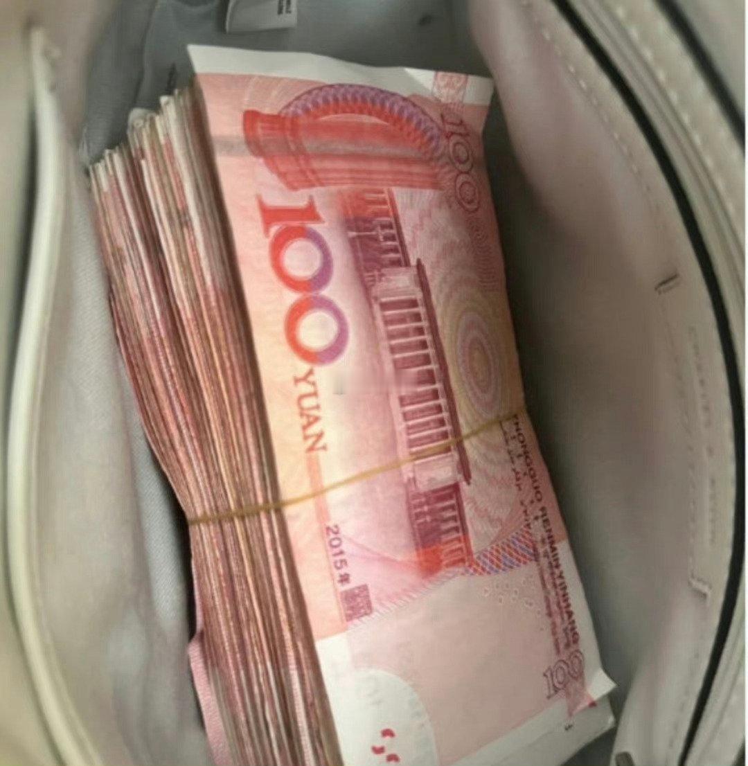 秒[赞啊] ，这是你八月的偏财运，请不要无视哦 ​​​