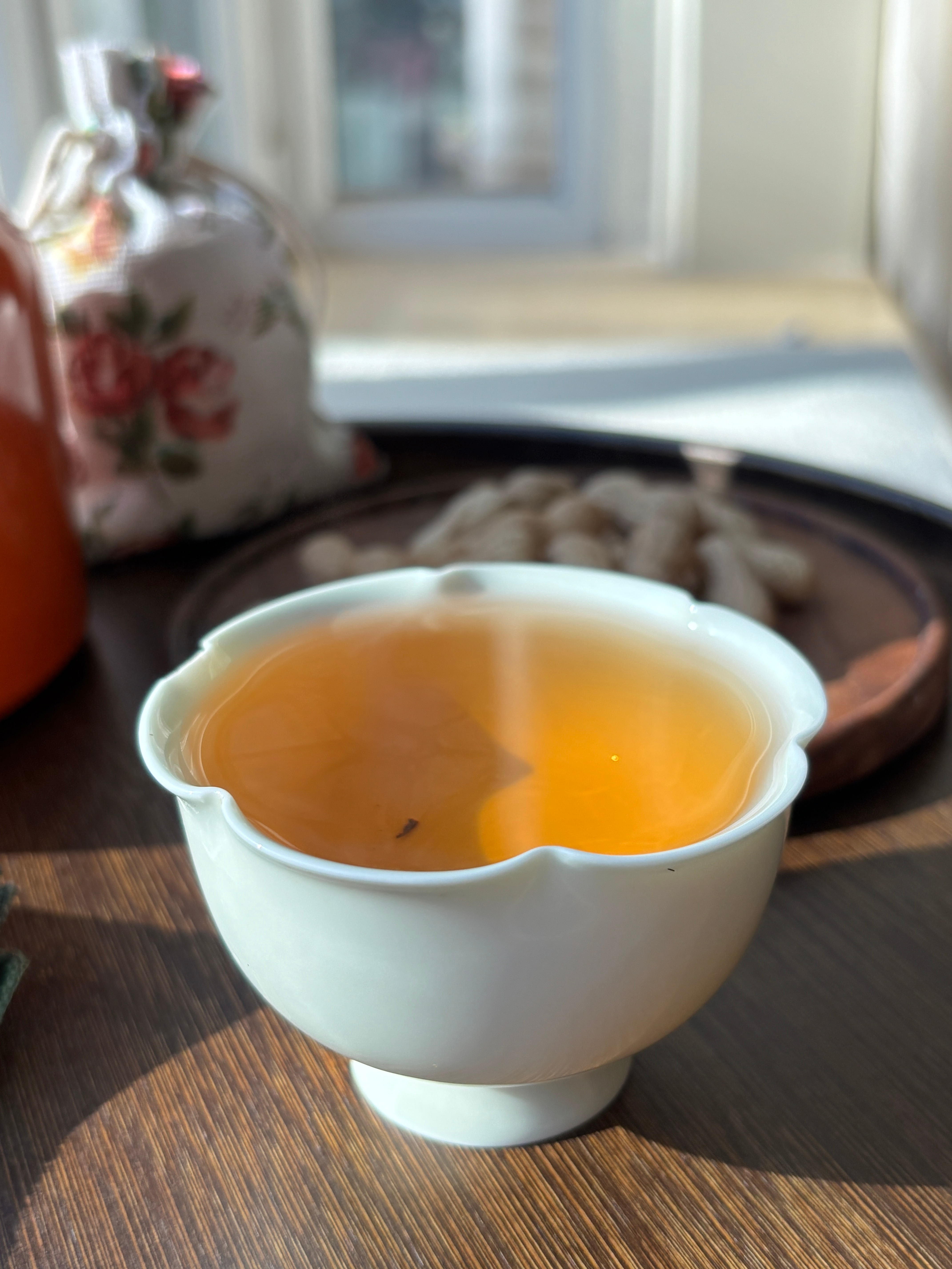 ☀️北京今天太阳真好啊晒着太阳，喝茶看书📖好舒服啊你呢？上午干啥了？ 周末[音