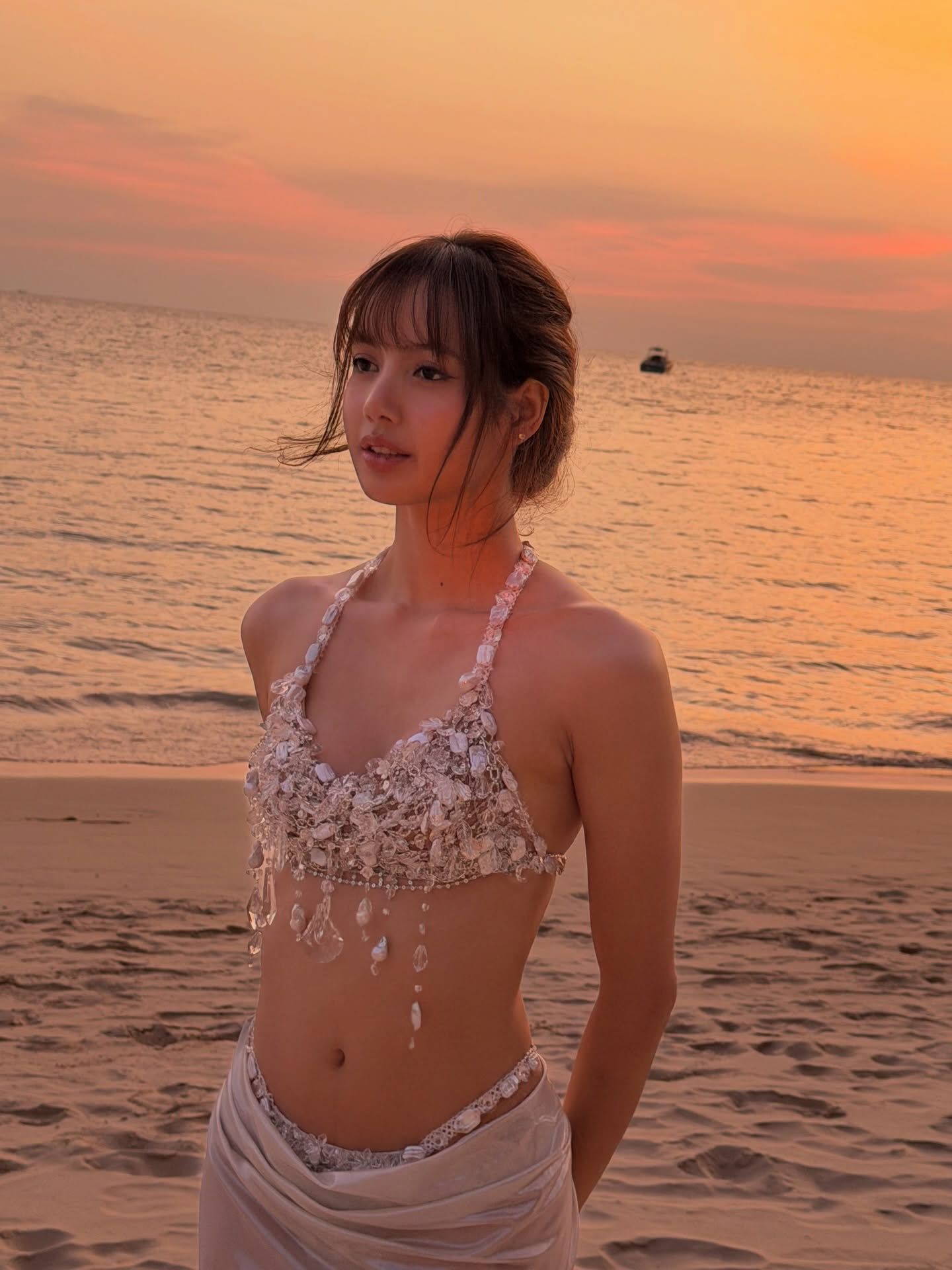 好美！LISA曝光29岁生日新照！生快~~