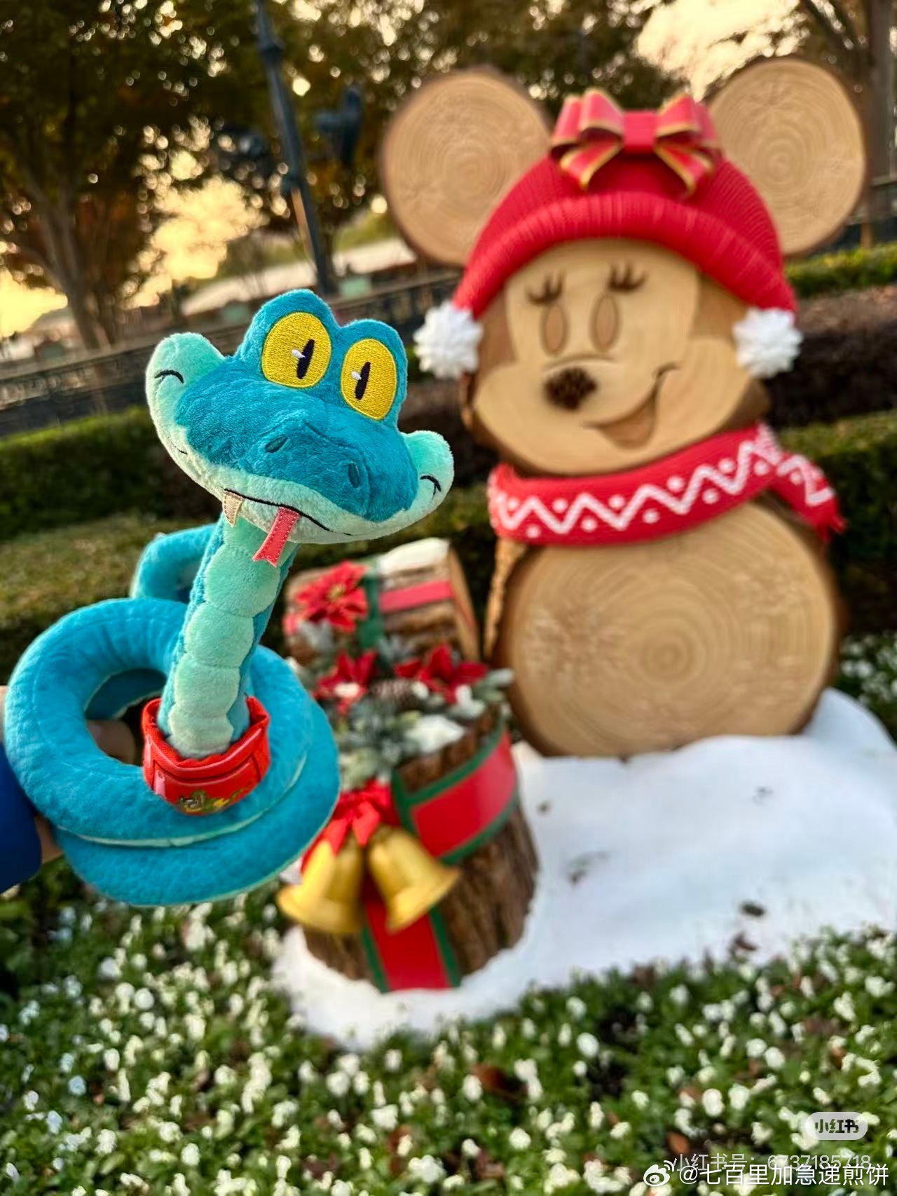 迪士尼给疯狂动物城2出了好多周边，那个围巾盖瑞挺好玩的哈哈哈哈（火速给我出创可贴