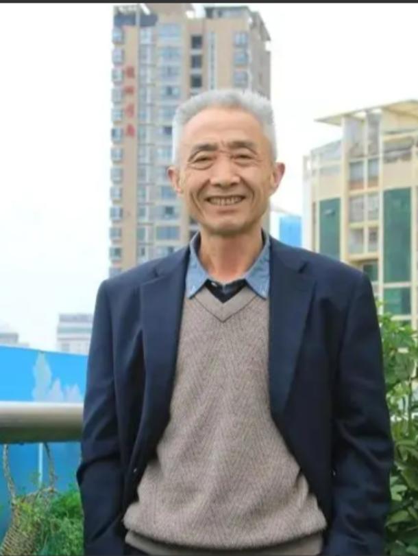 1977年，一个湖北穷小子高考考了289分，但由于消息闭塞，他就报考了华中师大，