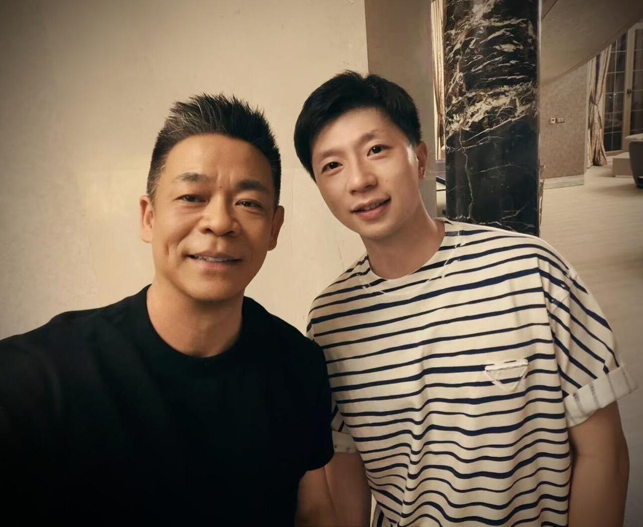 苟师和龙队还有了合照，真是又多了一页，马龙也是越来越全面了，大圈层，恭喜！
这俩