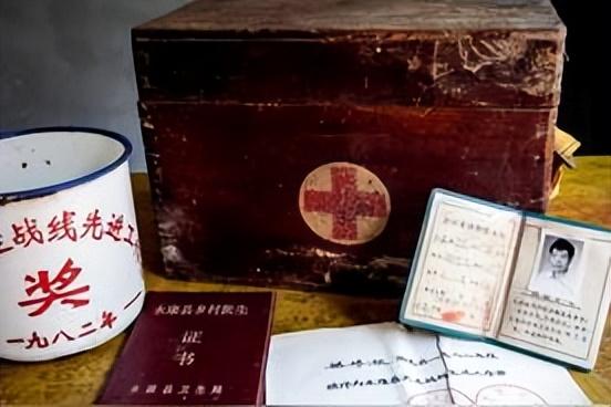 1965年6月，卫生部部长钱信忠向毛主席汇报工作，主席听完后很不高兴：你那个部门