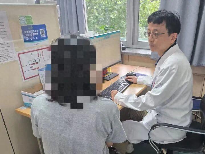 “悲剧还是发生了！”浙江杭州，一名年轻女孩就去年和男友在农家乐住过一晚，就全身瘙
