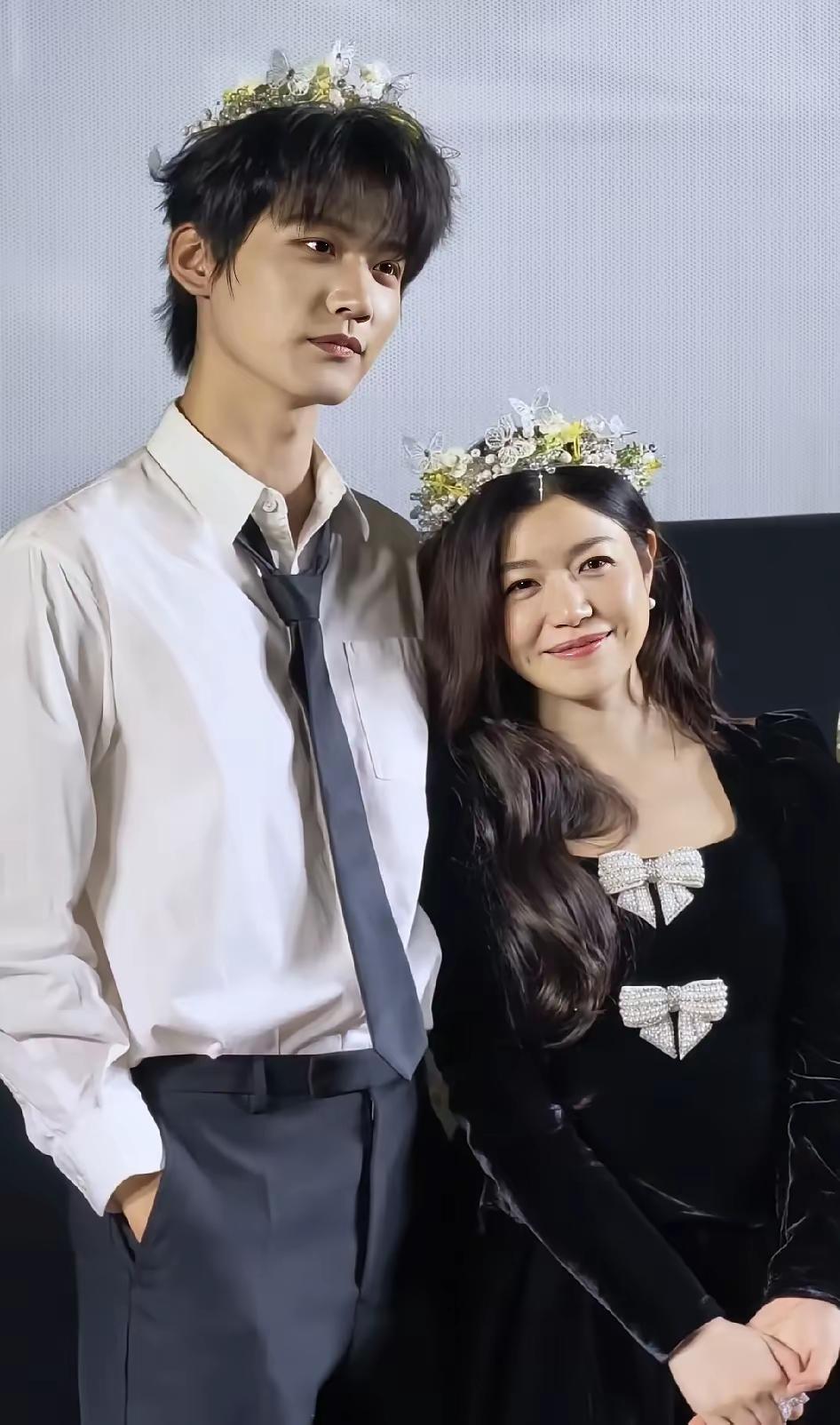 陈妍希怕是也没料到，自己这波口碑回暖，居然是靠一群“弟控”姐姐们撑起来的。
 