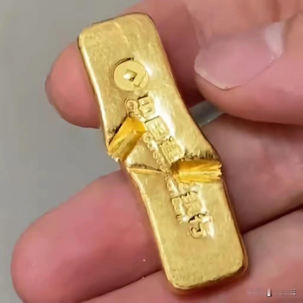 2023年买了100克金条，每克480，总共花费48000元。一开始老公买的时候