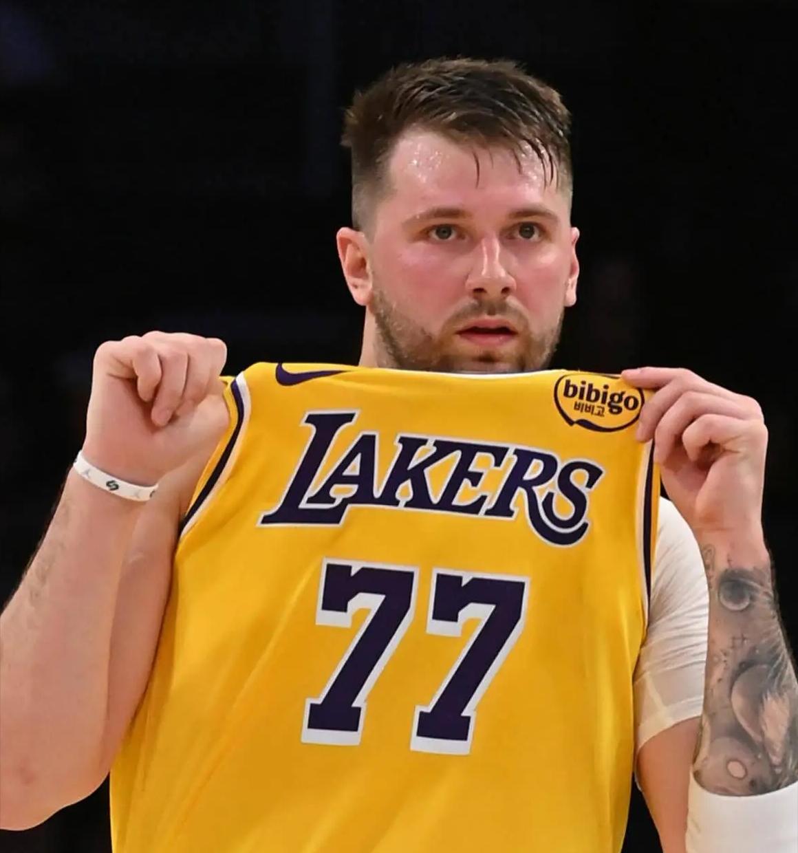 本赛季“空中接力”扣篮最多的球队：

1、湖人——157次
2、马刺——137次