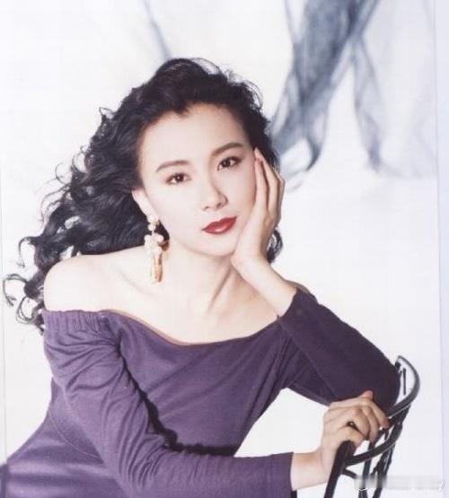 萧蔷58岁身材又一位资深女神 让人叹为观止 希望她能再现当年“林诗音”那被惊为天