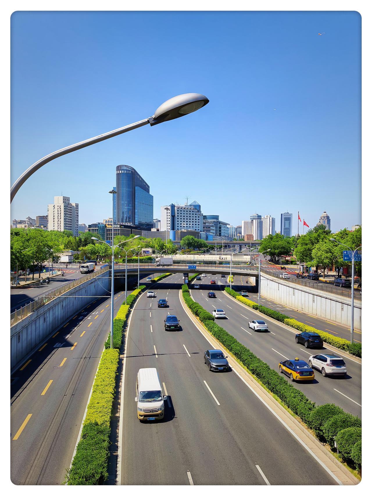 北京五一打卡节日北京街拍