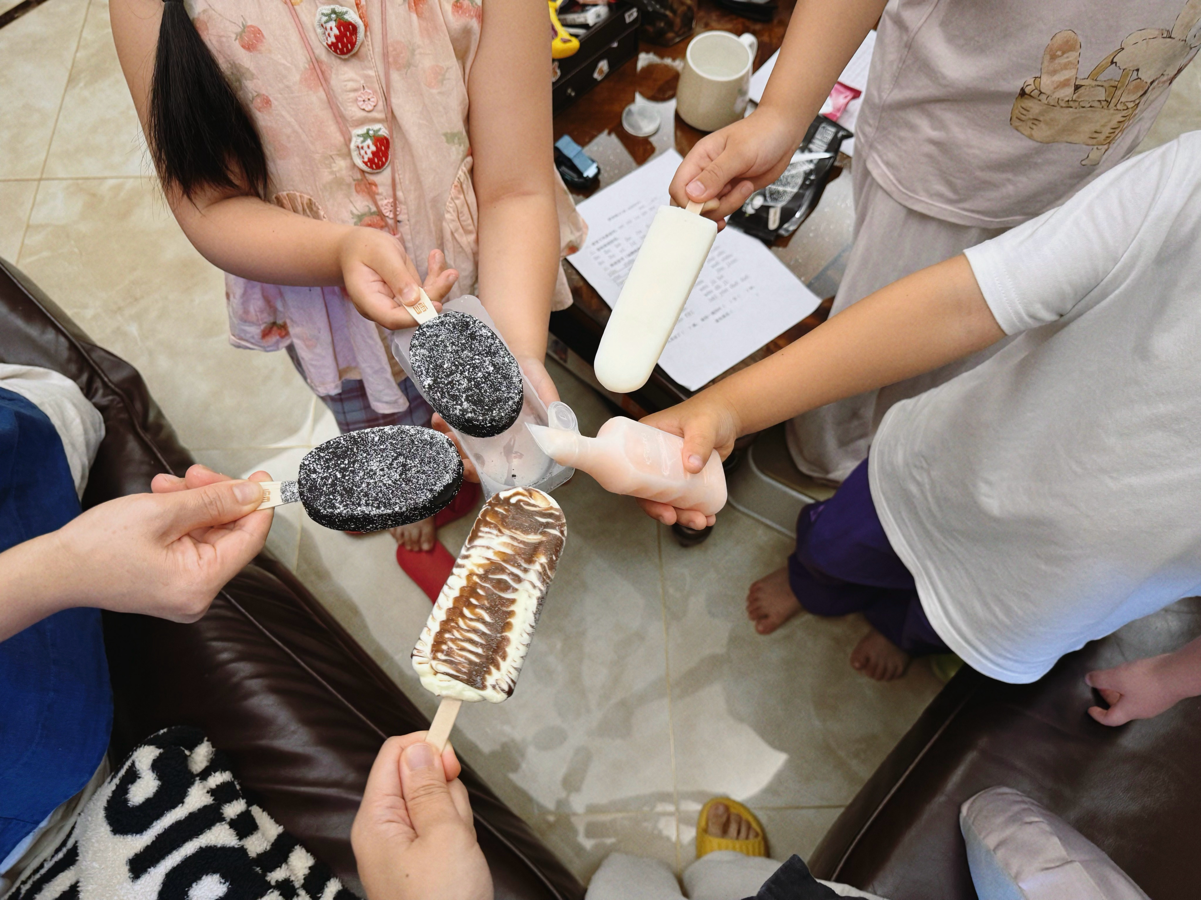来邻居家吃棒冰，顺便蹭个饭