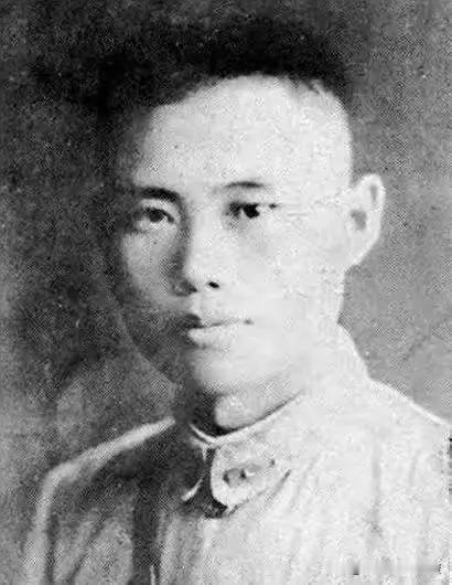 1947年国民党进攻山东解放区，编组三个“超级兵团”，司令官分别是：
 
汤恩伯