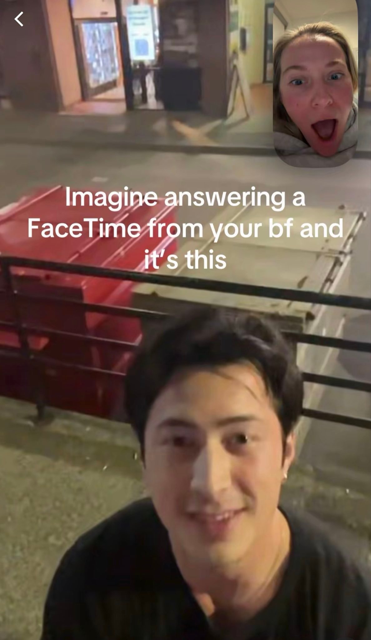 此男只要逛街就一直被偶遇，被拍照
