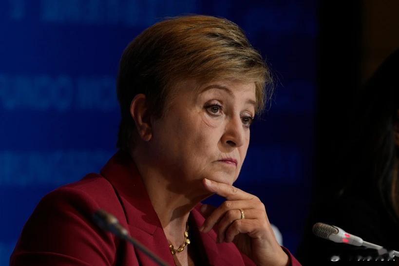 【IMF以伊朗战争的后续影响为由，下调了全球经济增长预期，并预计通胀将上升】（美