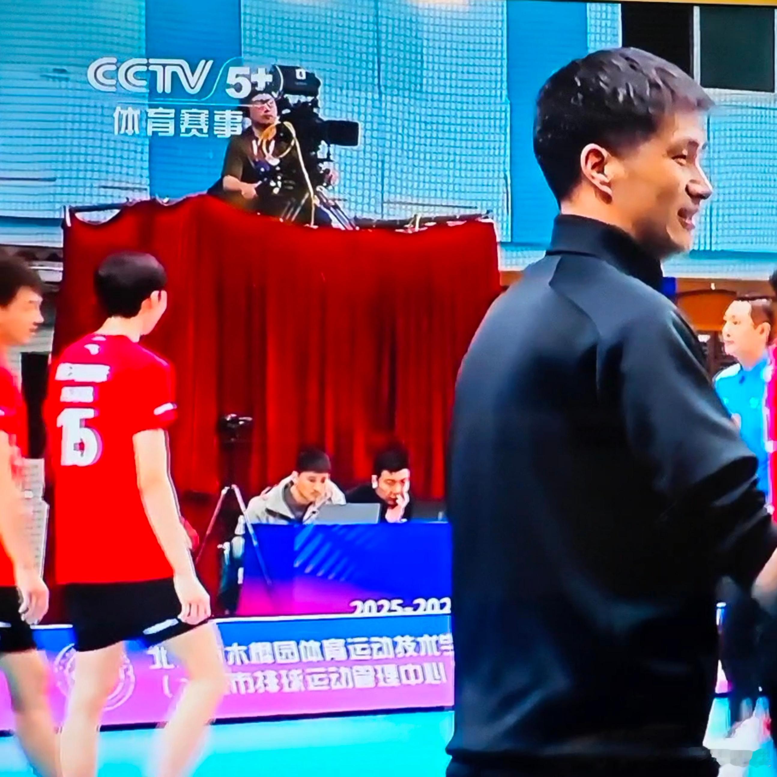 非常认真在统计 