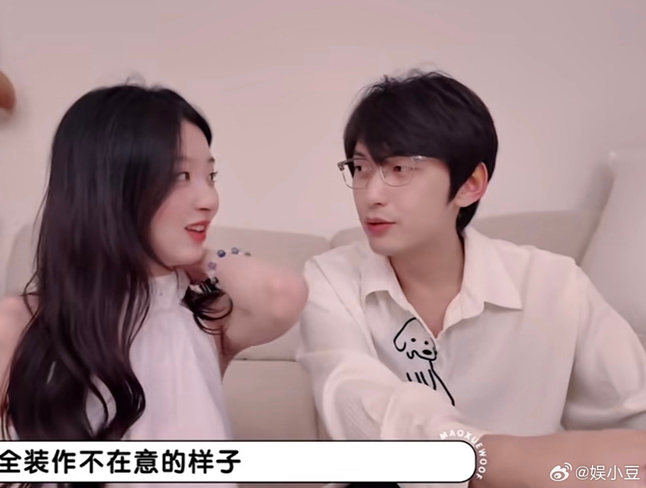 周佑凌和柳柳在一起看着都年轻了周佑凌柳柳迎来了最佳赏味期这都从恋综火到其他综艺了