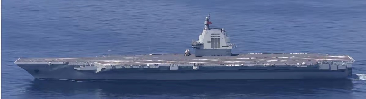 福建舰   日本自卫队首次拍到福建舰。等甲板铺满歼-35、歼-15T/DT、空警
