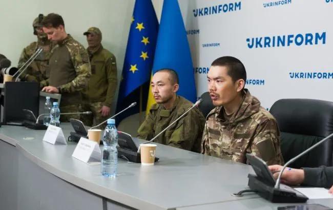 两名朝鲜俘虏宣布，他们希望前往韩国，不要回朝鲜。援俄朝鲜士兵 朝鲜士兵投降 俄乌