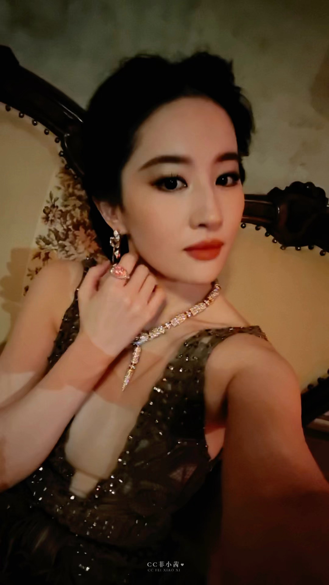 ▷ 刘亦菲 × 宝格丽𝐁𝐕𝐋𝐆𝐀𝐑𝐈高珠展 | 可爱鼠了宝宝·刘亦