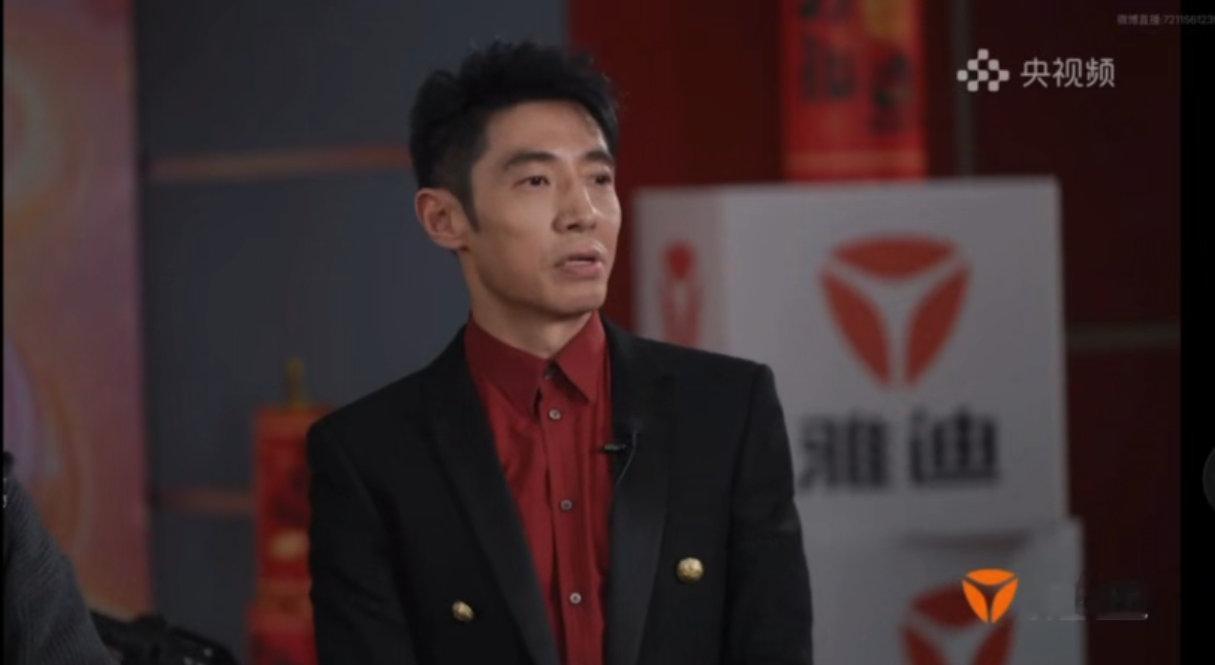 大年二十九下午刷由雅迪全球独家冠名的《Young在春晚》，本来是冲撒贝宁和御剑飞