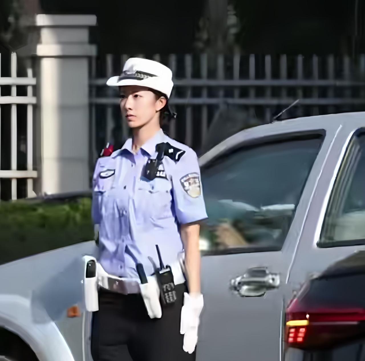 人工智能的发展将多维度深刻影响辅警未来工作，既带来提升效率的机遇，也引发职业适应