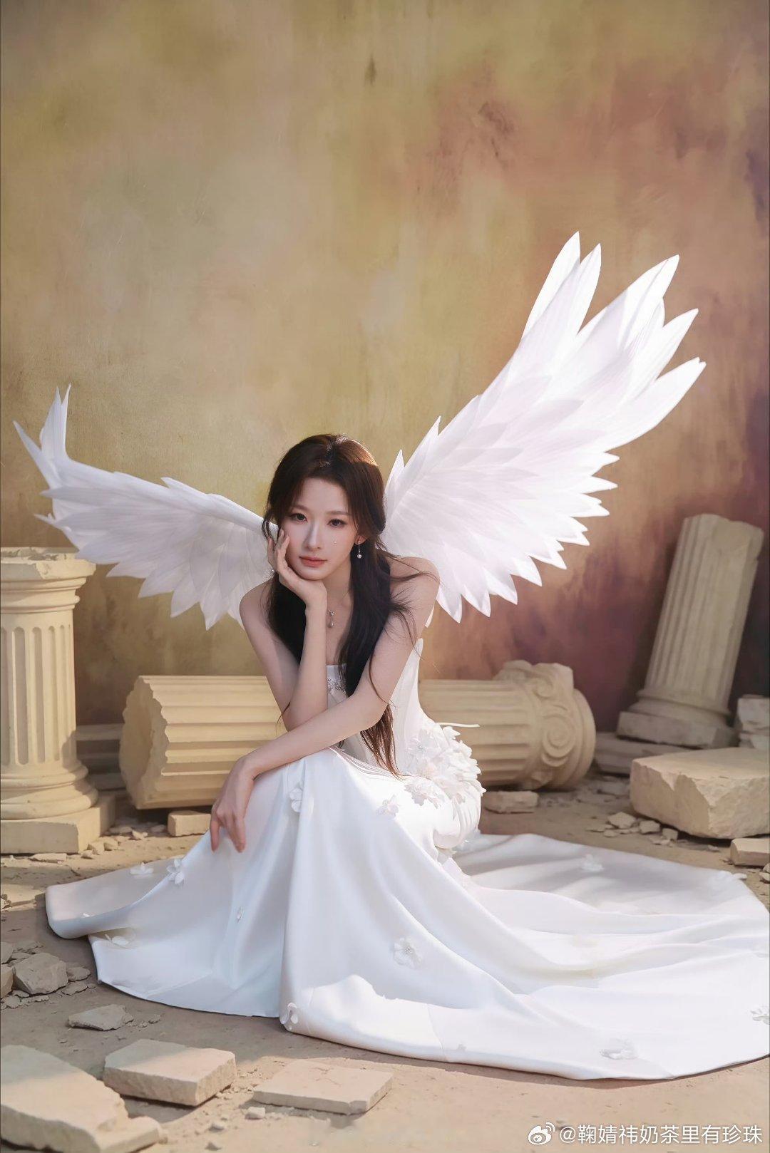 韩雨彤Hazel hyt韩雨彤 hyt坠入春夜 “我就是摄像头会对焦 而主角永远