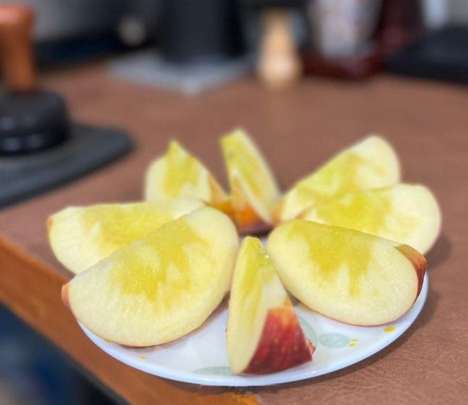 水果不能停下来[求关注]今日份糖心苹果🍎好甜🍬好吃😋 