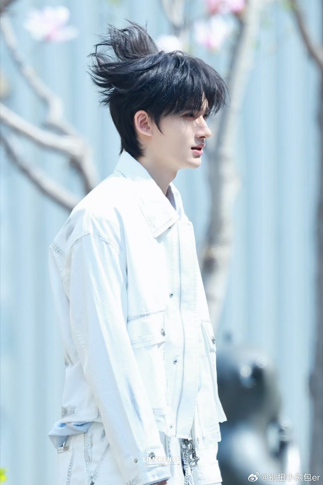 余宇涵臭屁小孩摇头晃脑余宇涵灵活的脖子好动的他拍热成像时余宇涵鼻孔都在发光，也太