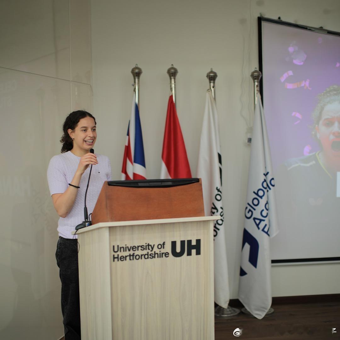 汉娜高达的大学英国赫特福德大学埃及分校表彰她在澳门乒乓球世界杯所创造的佳绩⭐：我