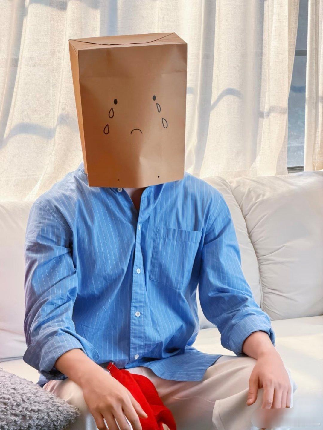 谁去喊去丞磊，要把衣服脱了晾，不是穿在身上连人带衣服一起晾的就跟剧里一样，脱了吧