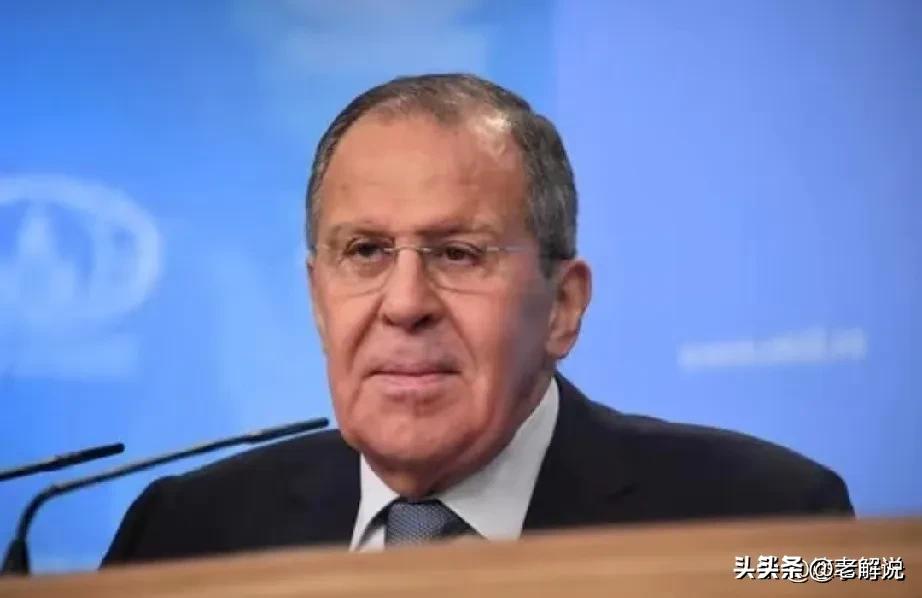 话音刚落，西方集体破防了。俄罗斯外长拉夫罗夫直接交了底：“谁敢侵犯中国领土，俄罗