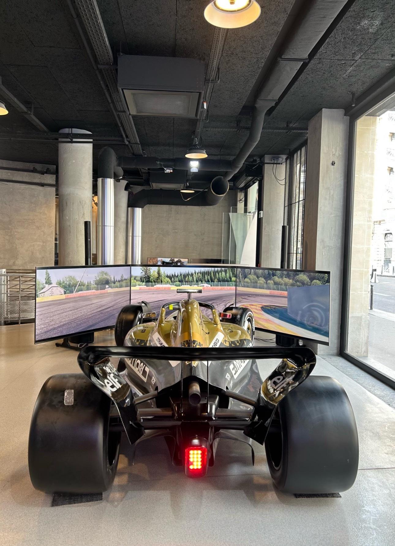 你心目中完美的电竞房都应该有什么？