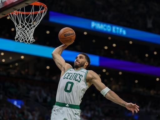 NBA 波士顿凯尔特人VS费城76人凯尔特人完全是满配状态，东部第二的战绩绝非虚